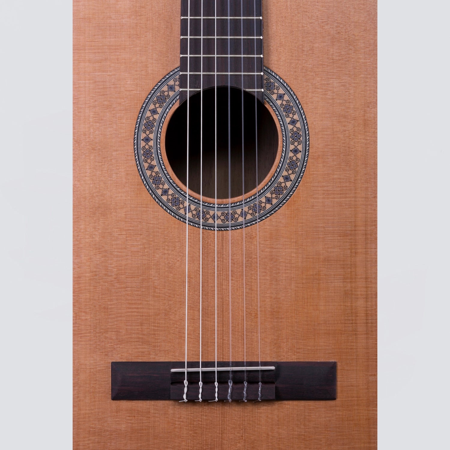 VOLT Konzertgitarre Sevilla KG-6000 (4/4, offenporig, Sattelbreite 52 mm)