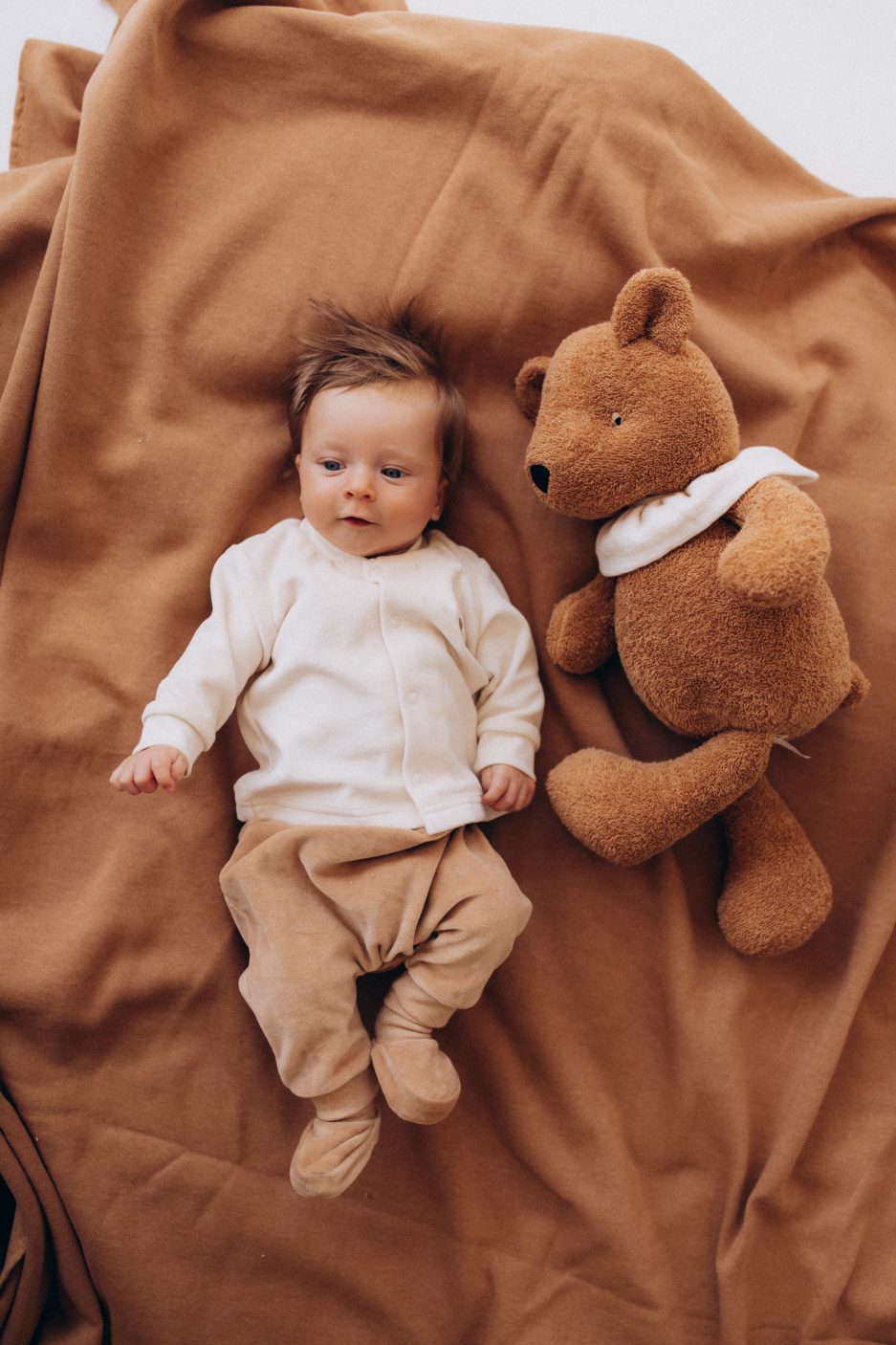 Wooly Organic Kuschelteddy mit Kragen