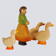 Holzwald_Holzfigur_Gaenseliesel_1200_02