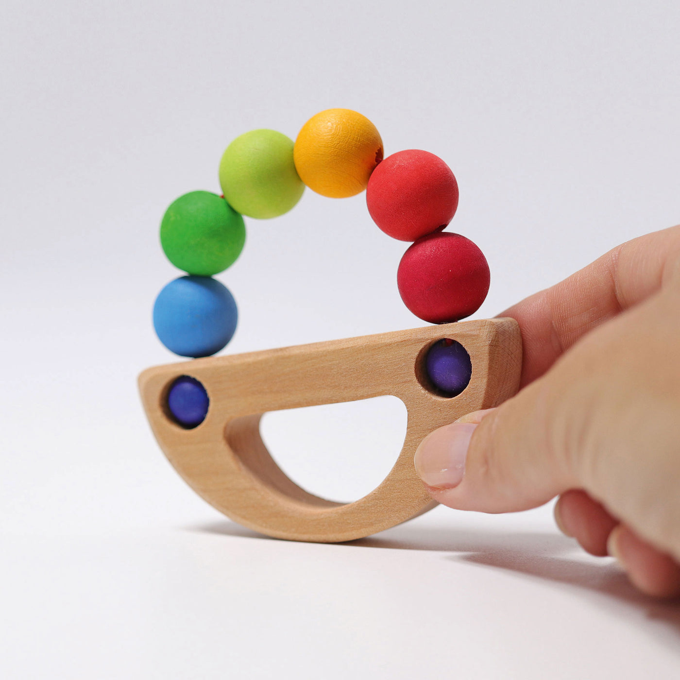 bio-spielzeug-grimms-spiel-und-holz-design-08126-regenbogen-schiff-04