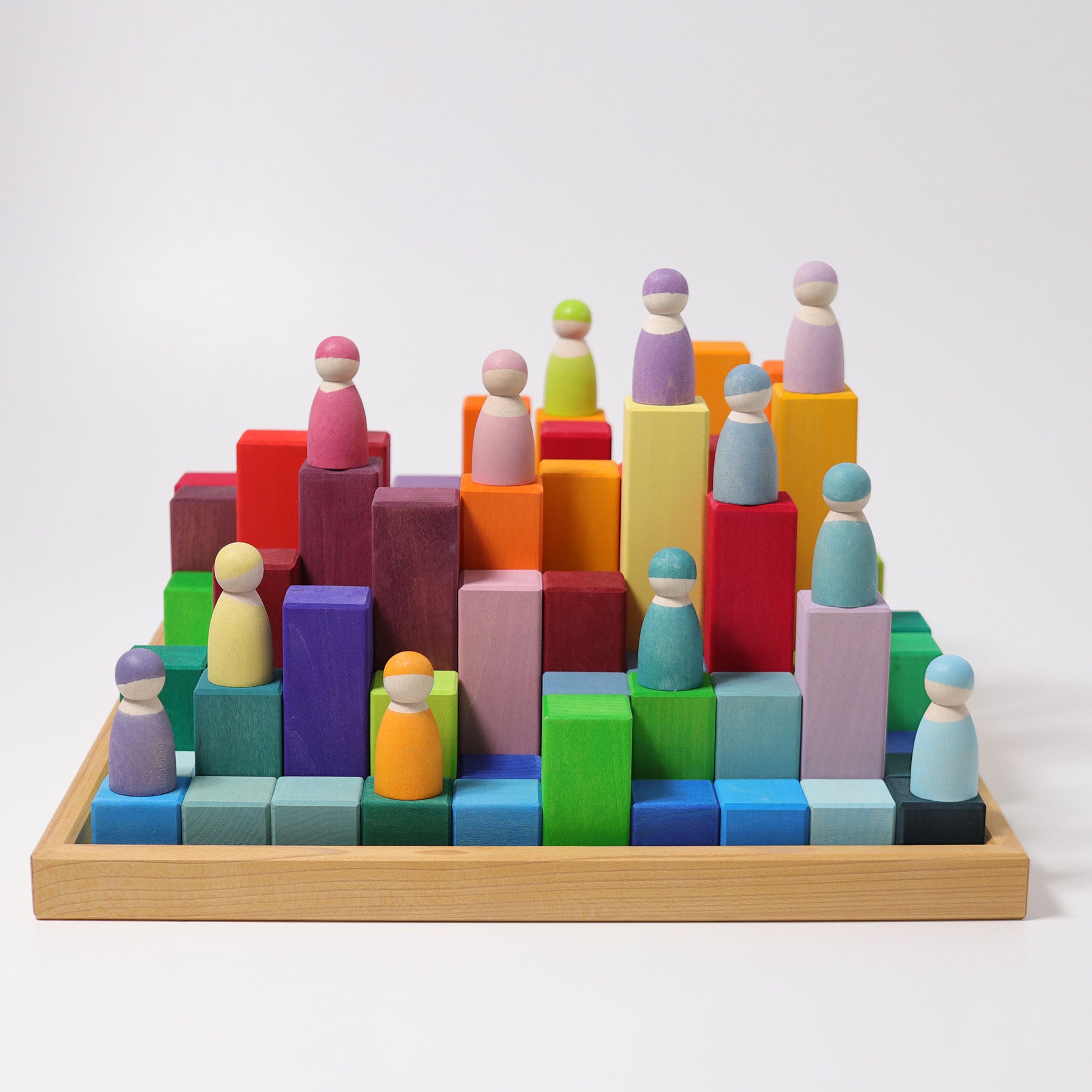 bio-spielzeug_grimm-s_spiel_und_holz_design_42090_grosse_stufenpyramide_10