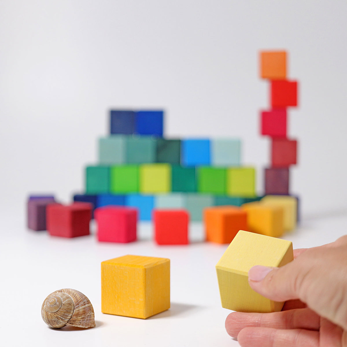 bio-spielzeug_grimms_holzspielzeug_43110_regenbogen_mosaik_03