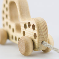 bio-spielzeug_lotes_toys_f-delauto_zum_ziehen_02