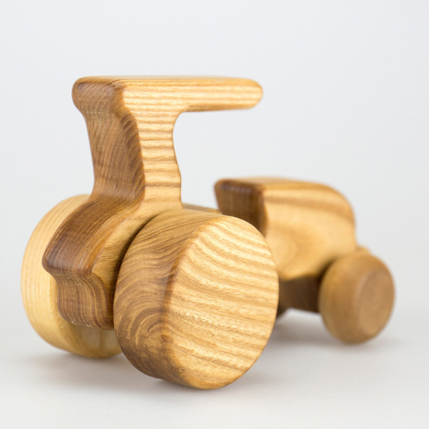bio-spielzeug_lotes_toys_holz_traktor_04