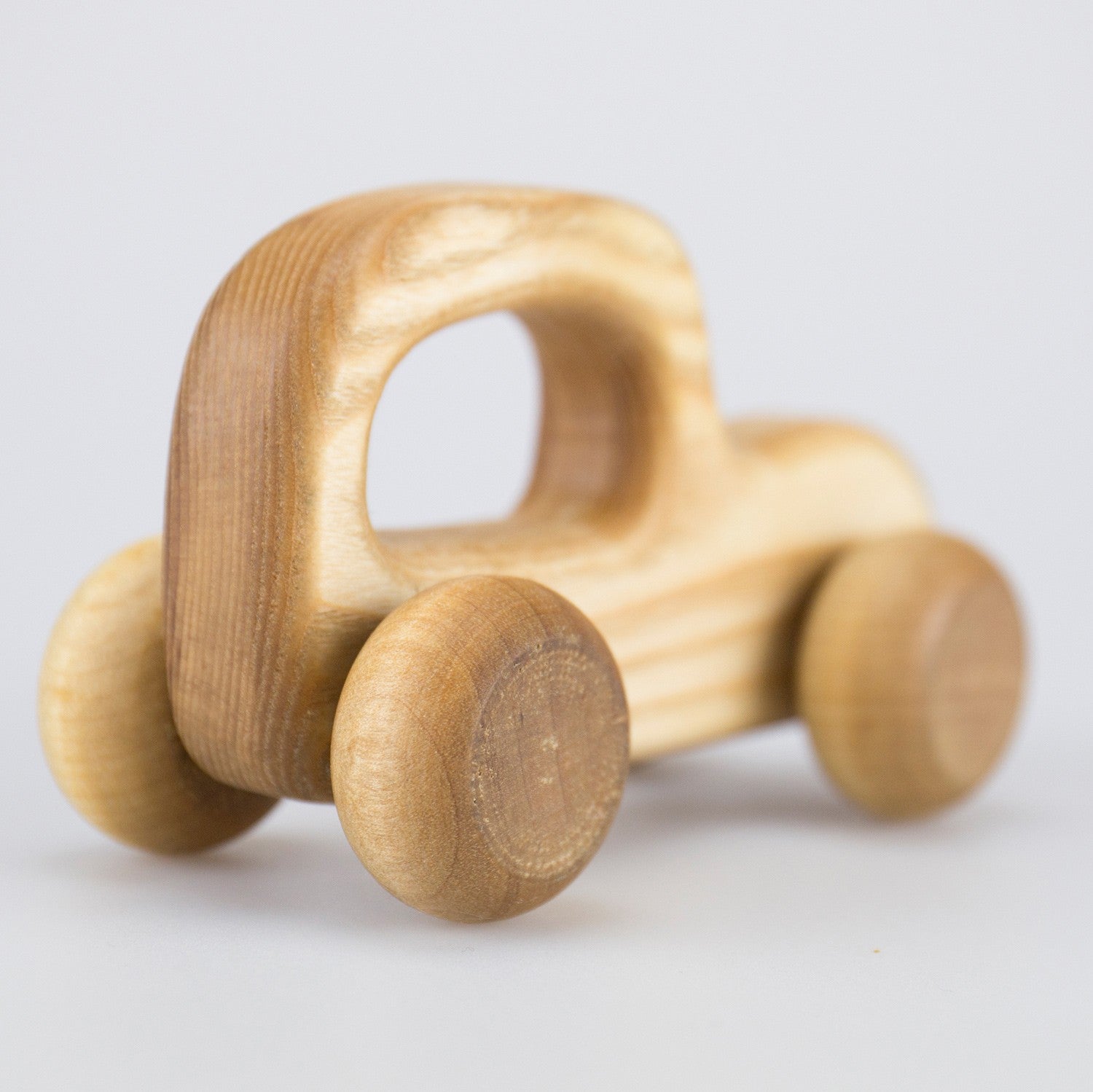 bio-spielzeug_lotes_toys_kleinkinder_holzauto_04