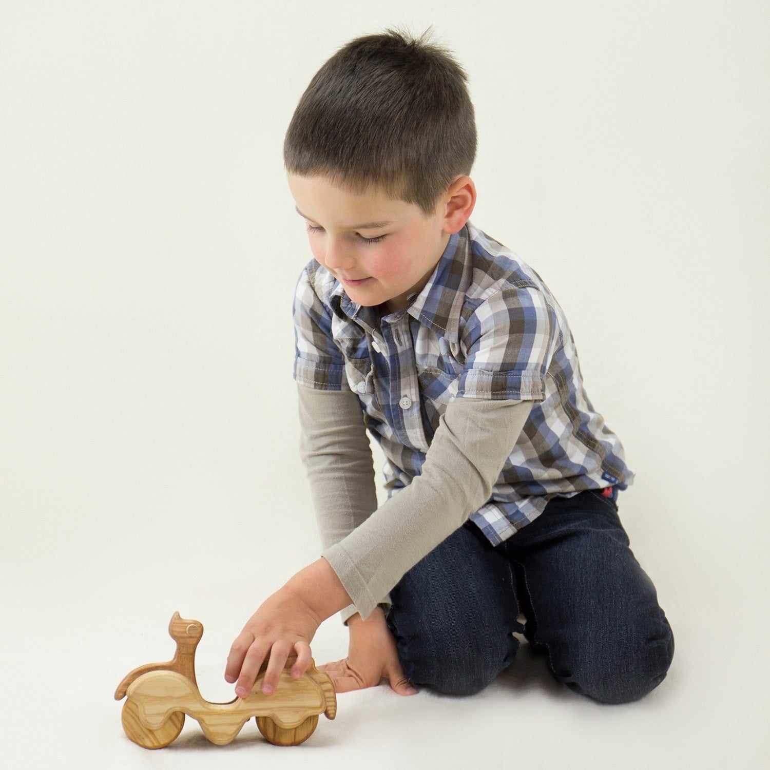 bio-spielzeug_lotes_toys_roller_aus_holz_01