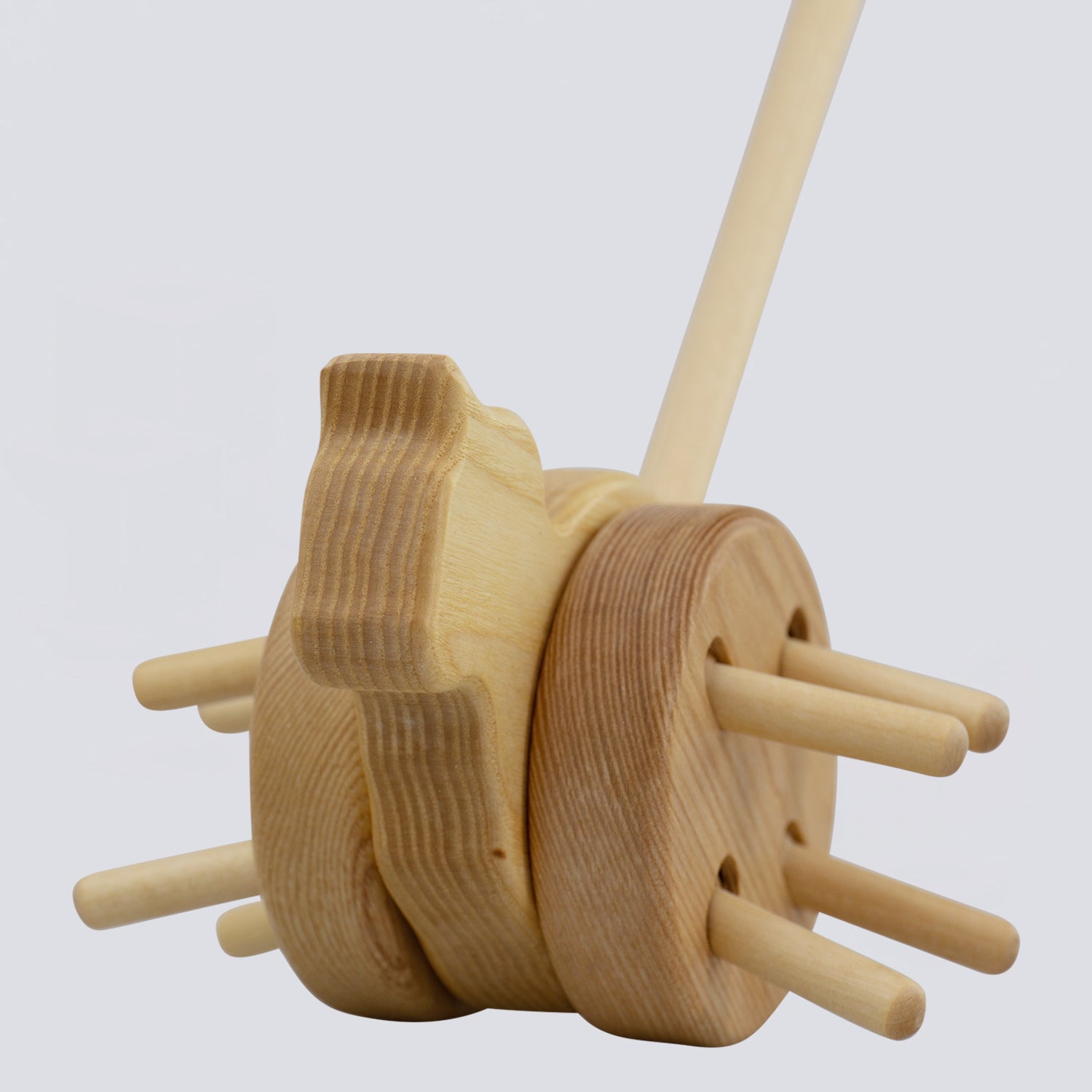 bio-spielzeug_lotes_toys_schiebekatze_mit_rasselst (4)