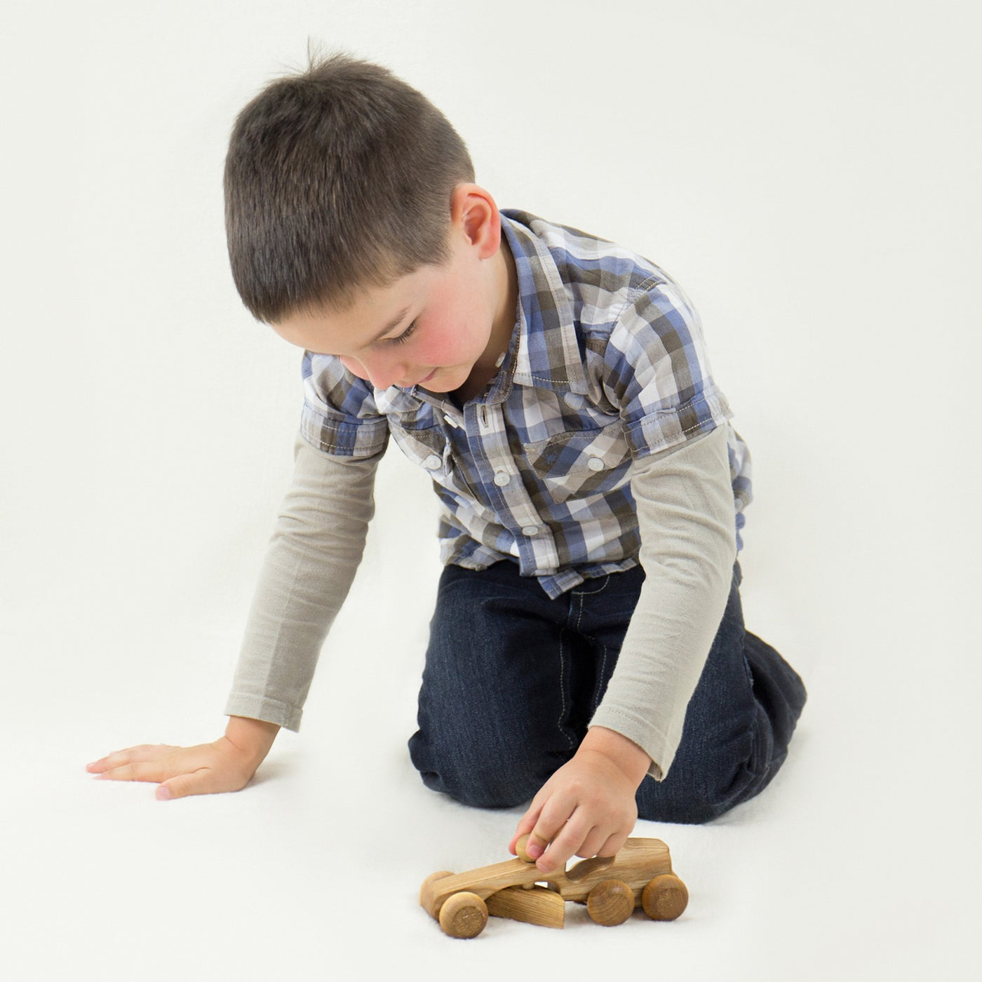 bio-spielzeug_lotes_toys_schneepflug_01