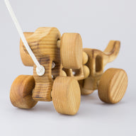 bio-spielzeug_lotes_toys_ziehtier_wackelhund_03